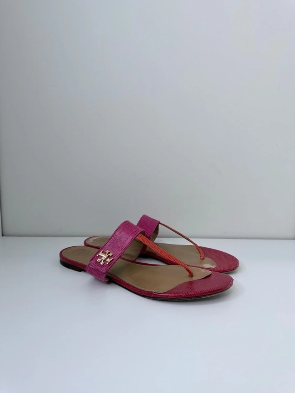 Tory Burch Kira Thong Sandals Tejus Embossed Leather Size 9.5 vacation summer